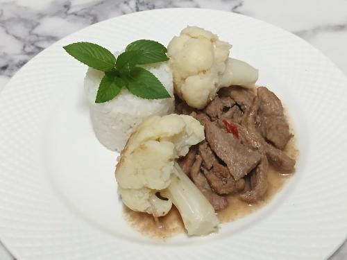Vepřové maso po čínsku s květákem – Snadné recept z Čína kuchyně, hotový za 30 - 45 minut